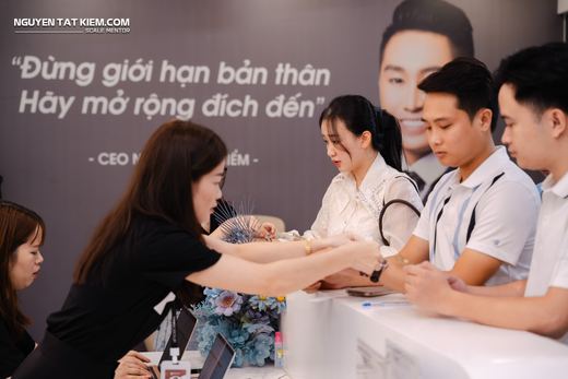 PHE03525.jpg